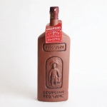 富士貿易@fujitrading_lfqワイン発祥の国ジョージア産の陶器ボトル入り赤ワインピロスマニ堪能しました！まず、ボトルですが、何このオシャレな雰囲気！質感が…のInstagram画像