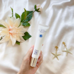 ☀️⁡⁡▫️Spiracorretta スピラコレッタUVトリートメントミルク WT SPF50+ PA++++ ⁡驚くほどみずみずしく伸びのよいテクスチャースキンケアの後…のInstagram画像