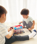 ..トイザらス@toysrus_jp スピードシティライト＆サウンド SOSレスキューステーション🚓🚑🚒.🚨ボタンを押すと音が鳴り、同時にライトも点灯します。（…のInstagram画像