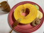 八天堂さんの『バームクーヘン・とろけるくりーむ』をお試しさせていただきました❤️ハートの形がめちゃくちゃ可愛いバームクーヘン😍まずはバームクーヘンだけで食べてみました！美味しいけど…のInstagram画像