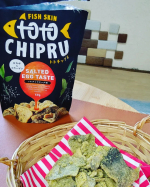 ロカボ&コラーゲン🐟️お魚の皮にはコラーゲンがいっぱい👍特に鮭の皮がいいと聞きますよね🐟️もう、子供の分も奪って食べますよ🤭そんなお魚の皮からできた🐟️トトチップる🐟️食べてみました✨…のInstagram画像