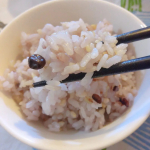 ⁡u0040genmaikoso_official さまの、北海道玄米雑穀をモニターさせて頂きました。⁡⁡⁡⁡普段から食感が好きなので、雑穀米やもち麦を炊いている我が家🍚⁡⁡栄養価も高くなるし、…のInstagram画像