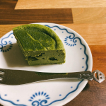 抹茶豆腐ケーキ玉露園の濃いグリーンティーを使って、低糖質の抹茶ケーキを作りました。材料ケンちゃん豆腐　1丁卵（Mサイズ）　1個おからパウダー　大さじ1半濃いグリーンティ…のInstagram画像