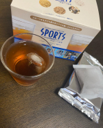 今回、『すぽーつ麦茶』という商品をモニターさせていただきました！ノンカフェイン、ノンカロリー、糖質ゼロなのにアミノ酸がしっかり配合されている♡スポーツや夏の暑い時の水分補給にピッタリで…のInstagram画像