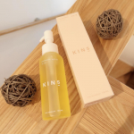 ・・うる落ち新感覚KINS CLEANSING OIL落として守るクレンジング！美肌菌発想なので菌が多いとパックされた状態になるそう。オイルなのにサラッとしてい…のInstagram画像