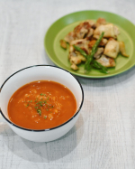 最近の朝はもち麦ポタージュ粥🥰冷蔵庫で冷やして食べる冷たいポタージュにぷちぷち食感のもち麦がいいアクセントになってて美味しい💓朝は子供のことでバタバタしてて朝ごはん抜いちゃうことも多い…のInstagram画像