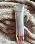 夏はSPFは必然❣️Fiena @fiena__official のUVセラムクリアヴェールはSPF50でとても肌に優しい日焼け止め美容液🌟香りはとても優しく癒されるものです💕また、ウォーター…のInstagram画像
