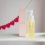・・うる落ち新感覚KINS CLEANSING OIL落として守るクレンジング！美肌菌発想なので菌が多いとパックされた状態になるそう。オイルなのにサラッとしてい…のInstagram画像