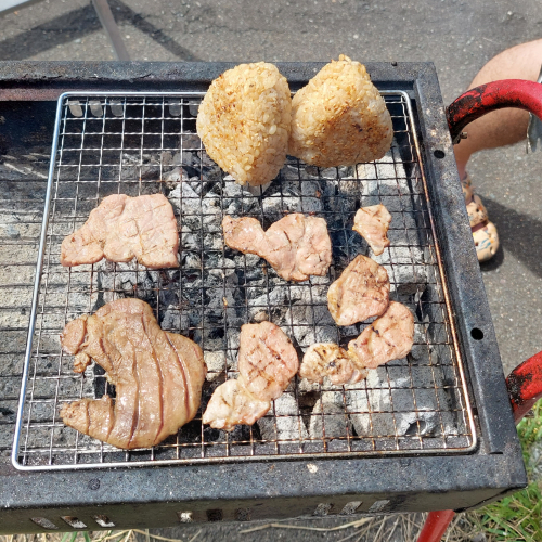 BBQでもち麦おにぎりともち麦焼おにぎりの画像（2枚目）