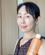 静岡では薬局でも手に入るこちらのシャンプー！一際目立つオレンジ色が🧡棚でも目立っていました😊私は柑橘系の香りが欲しくなった時買っています😃そして同じ事務所の子がCMやってます✨最近はノンシ…のInstagram画像