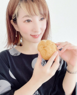 .くりーむパンで有名な八天堂さんの新商品詰め合わせ♥️個人的に高まったのが、シュークリームザクラシック！✨️\(* ॑꒳ ॑* \三/ * ॑꒳ ॑*)/クリームたっぷ…のInstagram画像