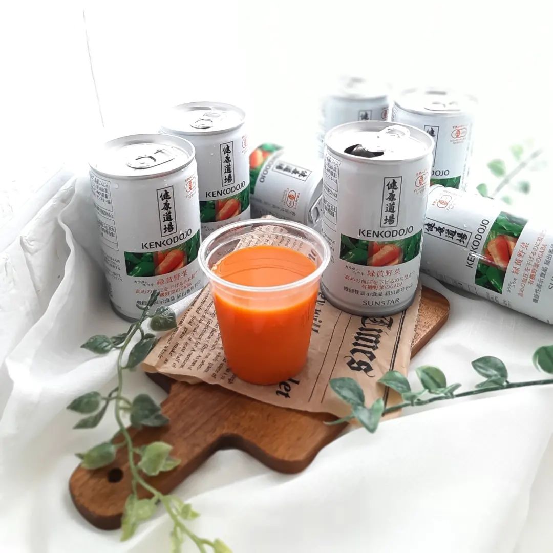 口コミ投稿：*この綺麗なビタミンカラーオレンジの飲料は　サンスターさんのカラダにユウキ 緑黄…