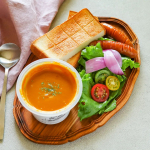 。。いつかの朝ごはん。かぼちゃスープが濃厚で美味しい😊。。。。#おうちごはん #スープ #スープ好き #モーニング #朝ごはん #おうちcafe #朝食 #残暑を乗…のInstagram画像