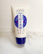 この度新しく発売される明色美顔薬用洗顔フォームを一足お先に使わせていただきました。こちらはうるおいをとどめながら肌あれ・ニキビを防ぐ薬用洗顔フォームです。強い抗炎症効果をもつ薬用有効成分、“グ…のInstagram画像