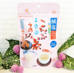 【玉露園　減塩梅こんぶ茶】を飲んでみました🍵ほのかなピンク色が可愛らしいです💗お湯はもちろんですが、冷たい水にも溶けやすいので、ホットでもアイスでもok☆減塩タイプは通常の梅こんぶ茶に比べて、塩…のInstagram画像