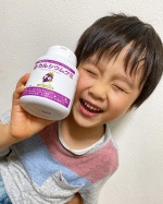 『カルシウムグミFe（グレープ味）』子どもたちの健やかな成長に欠かせないカルシウムや、ビタミンD、マグネシウム、亜鉛などをバランス良く配合したグミタイプの栄養機能食品です✨ビタミン…のInstagram画像