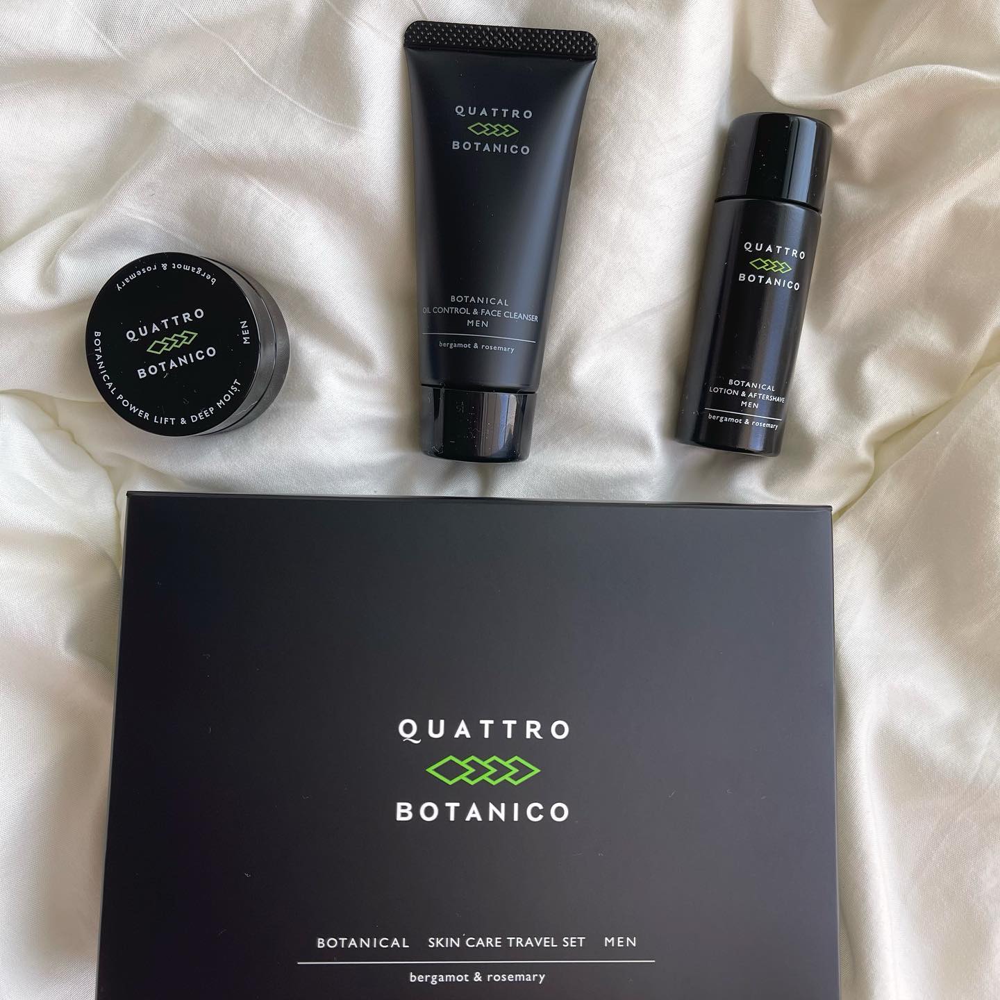 口コミ投稿：.mens cosme👨🏻✨使用感は、男性特有の肌のオイリー感が抜けてさっぱりしてる🛁女性より…