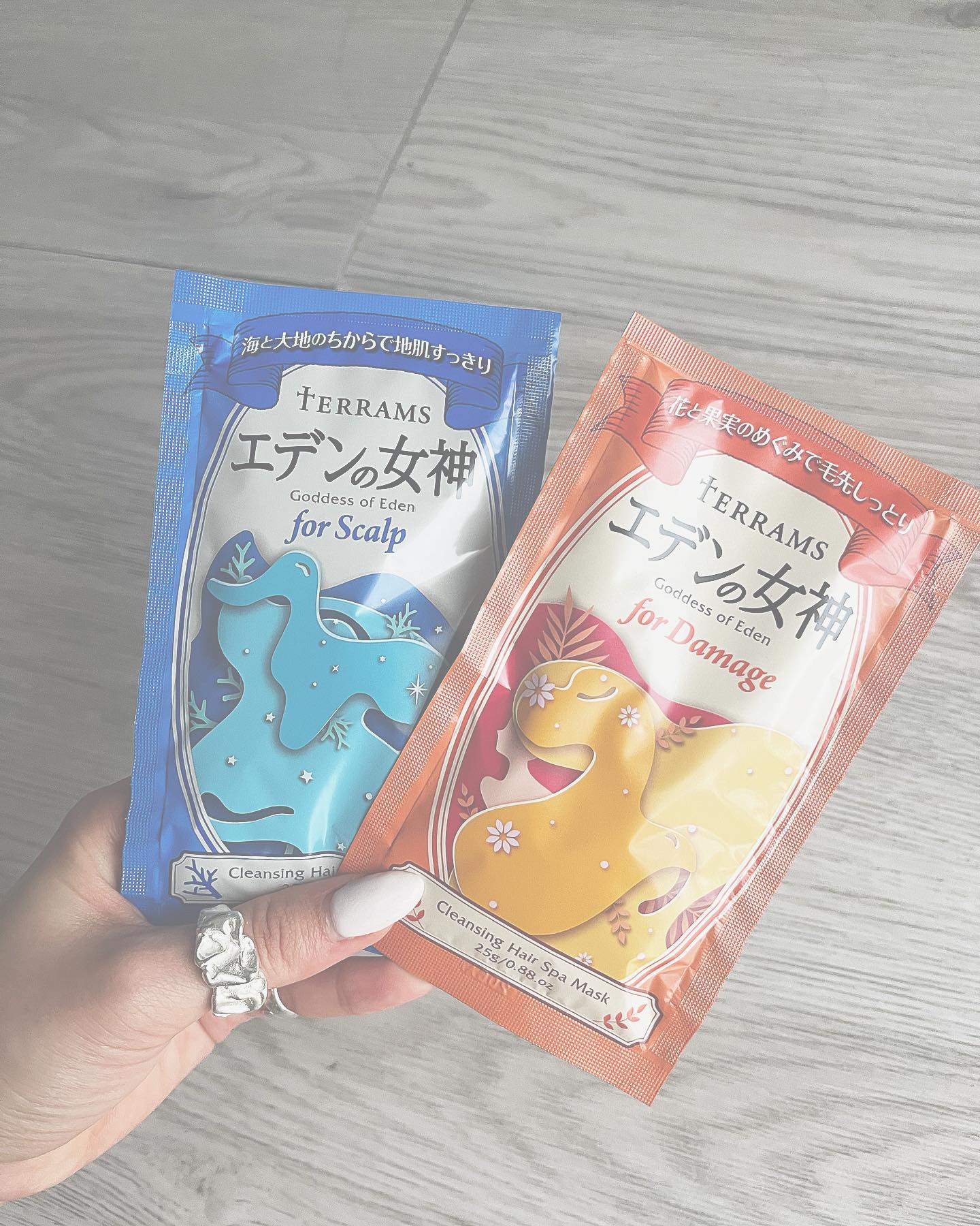 口コミ投稿：インナーカラーしてるので色落ちが心配だったけどこれ１つで、頭皮ケアも地肌トリー…
