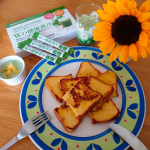 🌻朝ごはん🌻フレンチトーストと青汁ヨーグルト、青汁牛乳で朝ごはん！年齢とともに、体脂肪、血圧、コレステロール値など気になる事が増えてきました。友人達も気にしている人が多く、みんな色&hellip;のInstagram画像