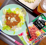 Taco rice for dinner😋🍛ある日のディナーに作ったのは、タコライス😋🍛もはや私の相棒と言っても過言ではない「冷凍ストック名人」にご登場願いました🤣正田醤油株式会社さんの「…のInstagram画像