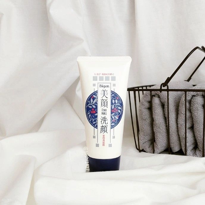 口コミ投稿：...『明色美顔  薬用洗顔フォーム』...130余年のニキビ研究から生まれたうるおいをと…