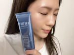 『シズカホワイトゲル』肌トラブルを多角的にケアする薬用美白オールインワンゲル✨美白、シワ改善で知られるナイアシンアミドをはじめ、豊富な美容成分を含んだゲルは無添加で医薬部外品だそう…のInstagram画像