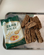 ゼンブミール #zenbmeal を使ってライ麦のコーヒービスコッティを作りました(^ ^)ゼンブミールはオートミールのように使えて、黄えんどう豆100%だからグルテンフリーに最高✨おやつ…のInstagram画像