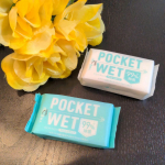 ..⭐POCKET WET持ち運びに便利な手のひらサイズのコンパクトな除菌シート✨アルコールタイプで安心の99％除菌✨１つ８枚入り🍁手のひらサイズですご…のInstagram画像