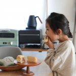 𖠰 八天堂八天堂 @hattendo_official の冷やして食べるくりーむパン5歳のむすめも美味しそうに頬張っていたよ𓂃パン生地はふんわりしっとり中はクリーム…のInstagram画像