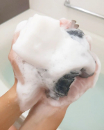 ペリカン石鹸のアクアフレドリーソープを使い続けて🤗やっぱりこの濃厚な泡がスキ.。o○o。.水想いの地球にやさしい石鹸♡ほんとに使ったら分かるんですが他の泡立ち方とは違う。モコモコモコモコ楽しいよ！優し…のInstagram画像
