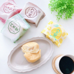 .八天堂さま豪華な8種詰合せ届きました(*ˊᵕˋ*)くりーむパンはカスタード/抹茶/小倉/プリン/桃/瀬戸内レモン広島メロンパンはカスタード/チョコクリーム…のInstagram画像