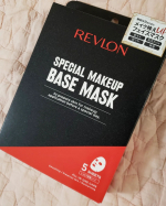 『REVLON SPECIAL MAKEUP BASE MASK』を使用してみました✨とってもカッコいいパッケージだから、一瞬怯んでしまったけど、、、( ﾟÅﾟ；)💦開けると、美容液ひたひたな…のInstagram画像