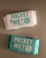 手のひらサイズのウェットティッシュ『POCKET WET』持ち運びに便利な手のひらサイズで、とってもコンパクトです。コンパクトなので、いつでもどこでも持ち運んでも使えます。邪魔にならないか…のInstagram画像