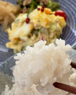 休日朝ごはんこんにちは岩手県産ブランド米「金色の風」・「銀河のしずく」をいただきましたので今日は休日朝ごはん🍚にしました1パック３００ｇ２合入り新米なので？お水は少なめに炊飯に使…のInstagram画像