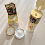 ミックコスモ様のホワイトラベル二点をお試ししました。金のプラセンタもっちり白肌濃美容水金のプラセンタもっちり白肌濃クリームとろんとした白色美容水、バシャバシャつけるというよりもハン…のInstagram画像