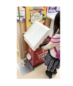 ..ドキドキわくわく💓⁡サンタさんに🎅お手紙書いて自分でサンタポストへ投函📮⁡書いてる時も何度も練習して悩んで悩んで願い込めて書いてました🫧⁡⁡そして投函📮したときの喜びよう✨…のInstagram画像