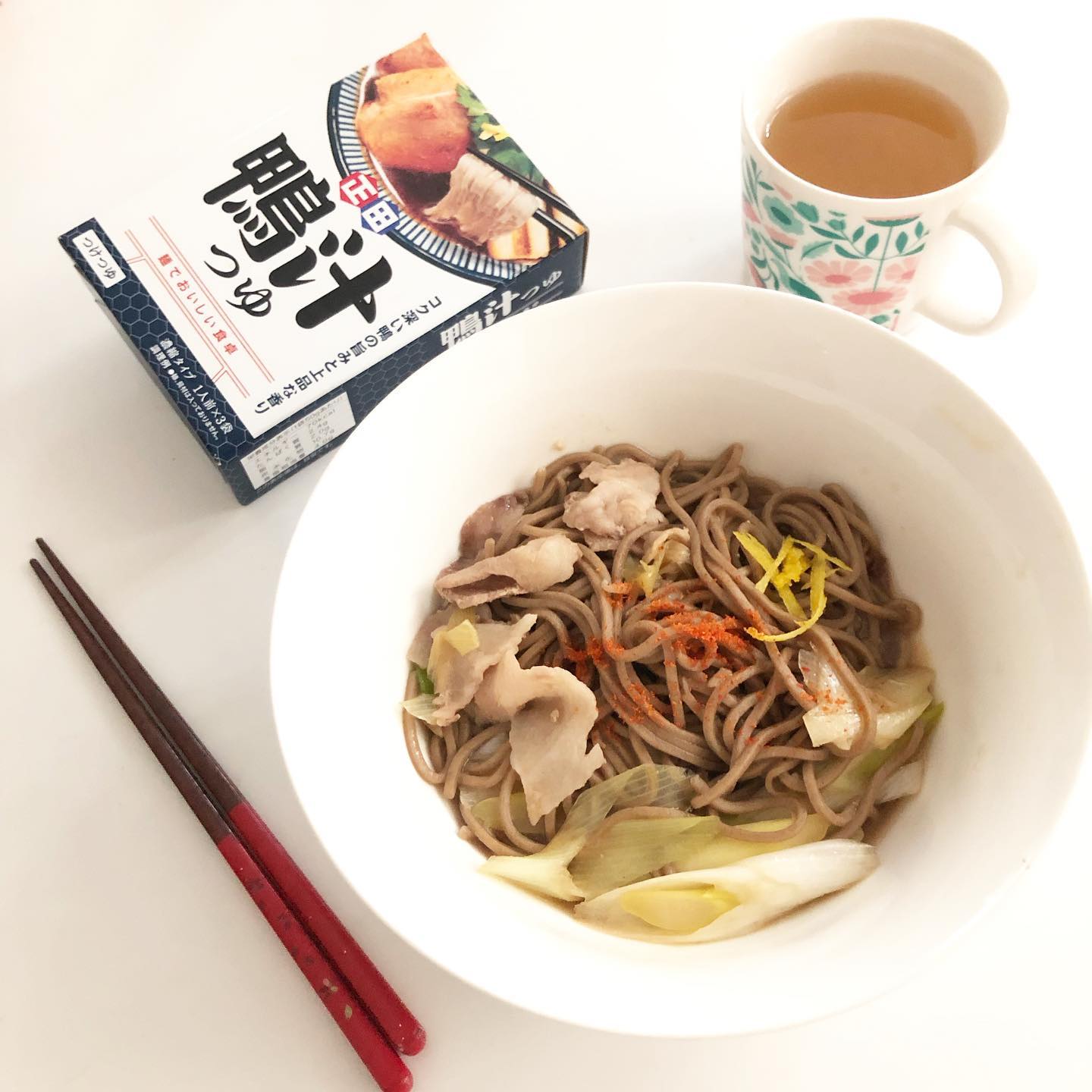 口コミ投稿：＜麺でおいしい食卓＞鴨汁つゆを紹介します。年越しそばにぴったりな鴨汁つゆ。豚肉…