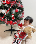 前回紹介したクリスマスツリーを飾り付け🎄🎅🏻@toysrus_jp さんから届いたこちらは✔︎ 150cm小さく分割ツリー カラフルホーリーナイト✔︎ 15cmサンタオーナメン…のInstagram画像
