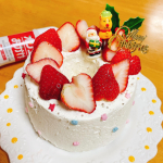 今年の#クリスマスケーキ ももちろんともの手作りケーキ🎂今年は#チョコシフォンケーキ にデコレーション🧑‍🎄#シフォンケーキ はともの得意❣️チョコは油分の関係で難しいらしいんだけど…大成…のInstagram画像