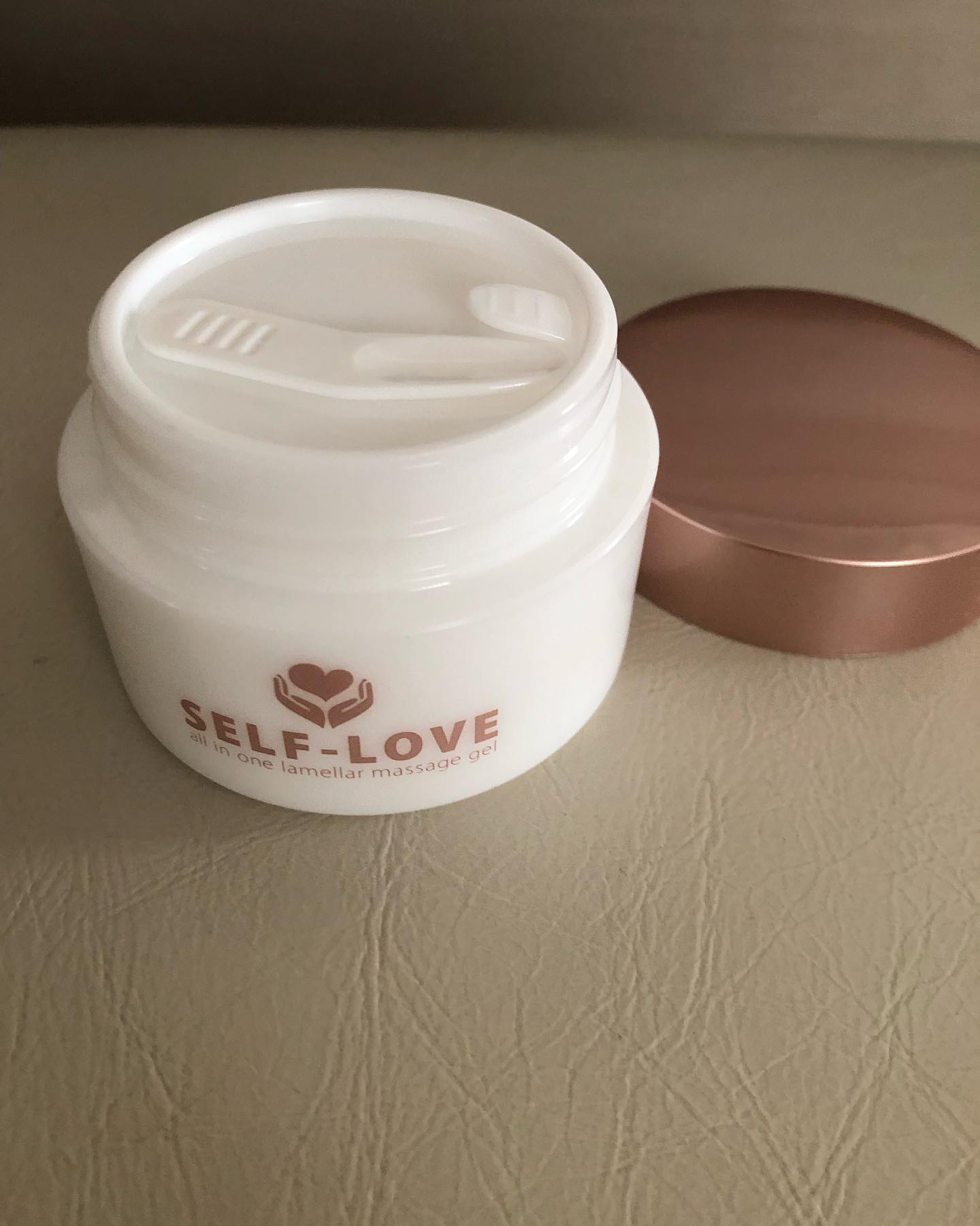 口コミ投稿：「SELF-LOVE オールインワン ラメラ マッサージジェル」肌のバリア機能を高めるマッ…