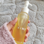 株式会社KINSさんの✨CLEANSING OIL✨天然由来成分が100%配合のオイルがポイントになる菌が育んだ発酵成分で肌を守るケアを🌿KINSのクレンジングオイルだと…のInstagram画像