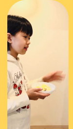 ・@kyoritsu_kitchen の「本格ガトーショコラ」をお菓子作りにハマってる娘が1人で作ってみました🙌・イマドキは湯煎しないのね🥺お湯が入って「あ！ヤバ！薄まった…のInstagram画像