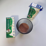マルサンひとつ上の豆乳 豆乳飲料ココア を飲んでみました。ココア飲料が大好きです。豆乳飲料ココア味ってどんな味かな～届く前にワクワクしました。パッケージは上品です。・国産プ…のInstagram画像