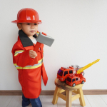 𖤣𖥧𖥣𖡡𖥧𖤣...u0040toysrus_jp さまのプライベートブランド『マイストーリー　変身！なりきりコスチューム　消防士』ジャケット、ヘルメット、おのが付いていてこ…のInstagram画像