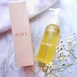 cocoaa1112乾燥が気になる肌に使い始めたKINS クレンジングオイル.KINSのクレンジングに入っている菌が育んだ発酵成分で美肌のために必要なうるおいを守り、透明感のある肌へと導いてく…のInstagram画像