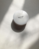Moist Labo Loose Powder 00透明タイプ愛用しております！まだマスク生活中ですので、外出時に必須のマスクですが、取り外してメイクがマスクに付いているのもみるとギョッとし…のInstagram画像