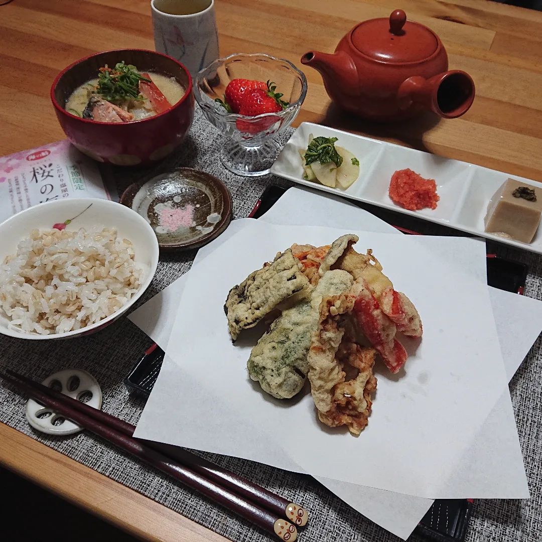 口コミ投稿：.今日は有り合わせで #天ぷら定食🍴 #天ぷら盛り合わせ(豚肉、カニかま、ピーマン、エ…