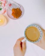 美容カフェラテとプロテイン☕️🧡ੈ✩‧₊┈┈┈┈┈┈┈┈┈┈┈┈┈┈┈┈ ੈ✩‧₊⁡美容のためのカフェラテ☕️💕があるの知ってますか？？⁡⁡普通のスティックのカフェラテって結構甘いんで…のInstagram画像