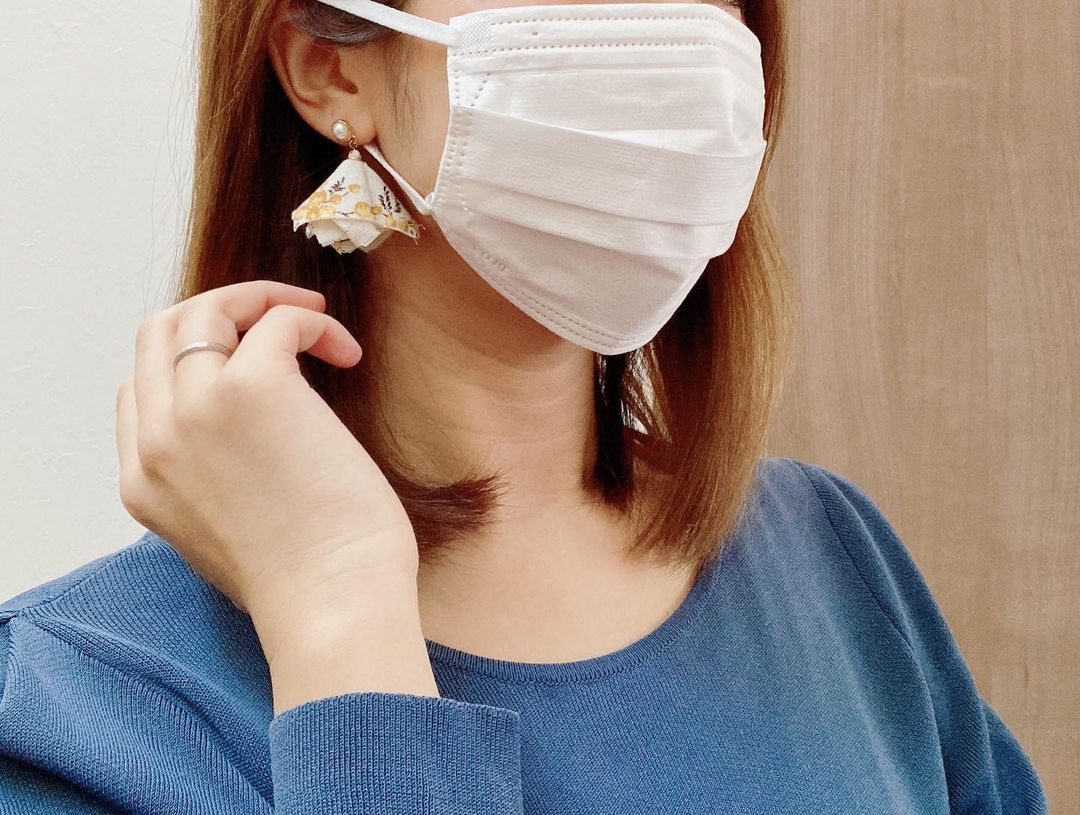 口コミ投稿：‎‪𓍯 ‬...花柄の箱が可愛い肌にふんわりマスク😷.部屋のいつでも取り出せる場所に置い…