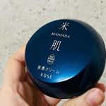 KOSE様の　米肌 肌潤クリーム秋冬の冷たい風で乾燥したわたしの肌にしっかりとした保湿が必要だと思い試してみようと思いました！たっぷりと配合されたエモリエントオイルが、肌に溶けこむようになじ…のInstagram画像